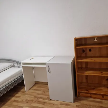 Single In Einer Wg Mit Gemeinsamer Kueche, Badezimmer Und Toilette منزل للإقامة *